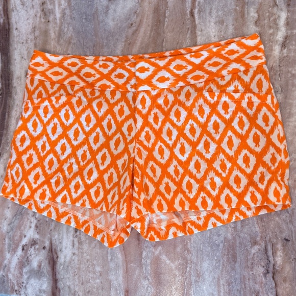 Women’s LILY PULITZER The Ellie short orange geometric ‘little fish” size 2. - Picture 2 of 8